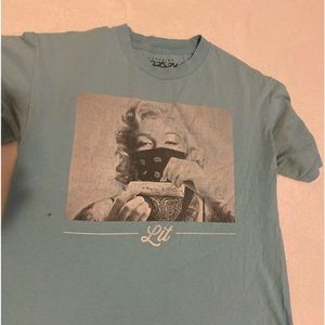 Marilyn Monroe blue tee shirt